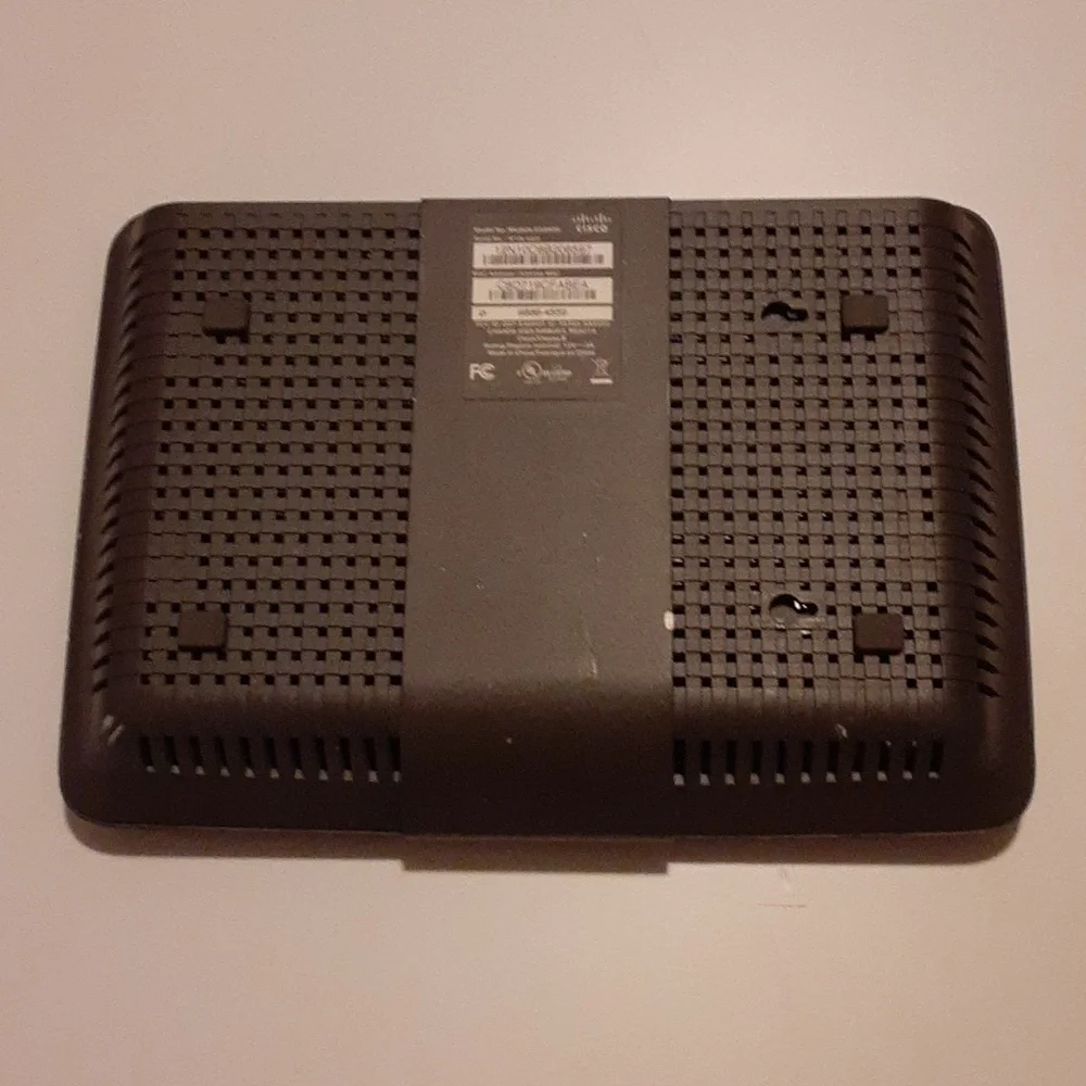 Cisco EA6500 Router - Picture 3 of 4